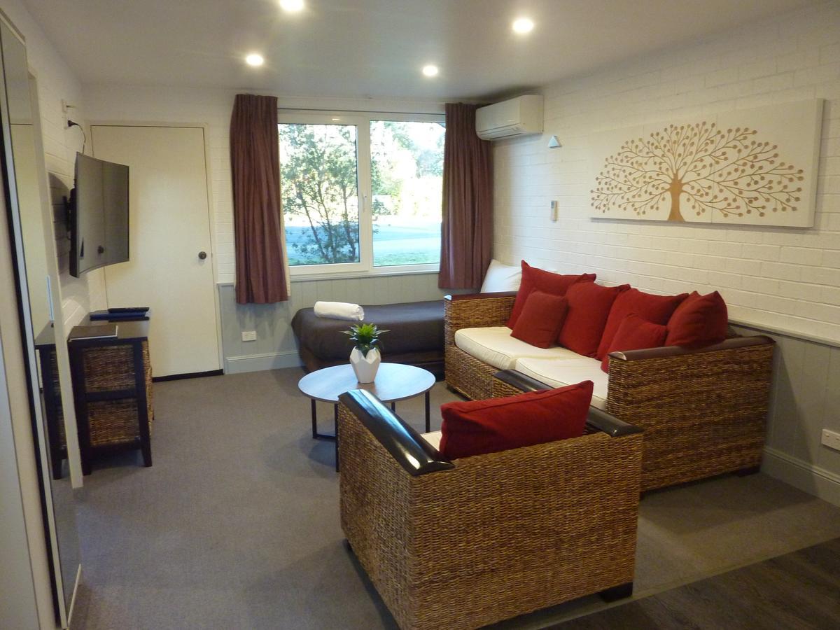 The Lodge ברולי מראה חיצוני תמונה